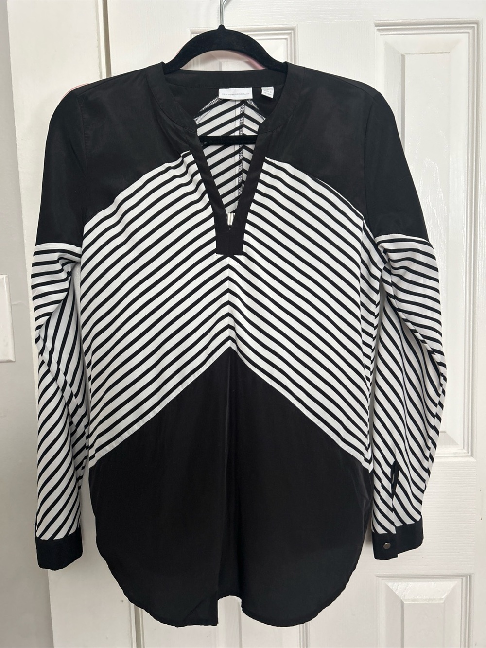New York & Company Black and White Striped V-Neck Long Sleeve Top